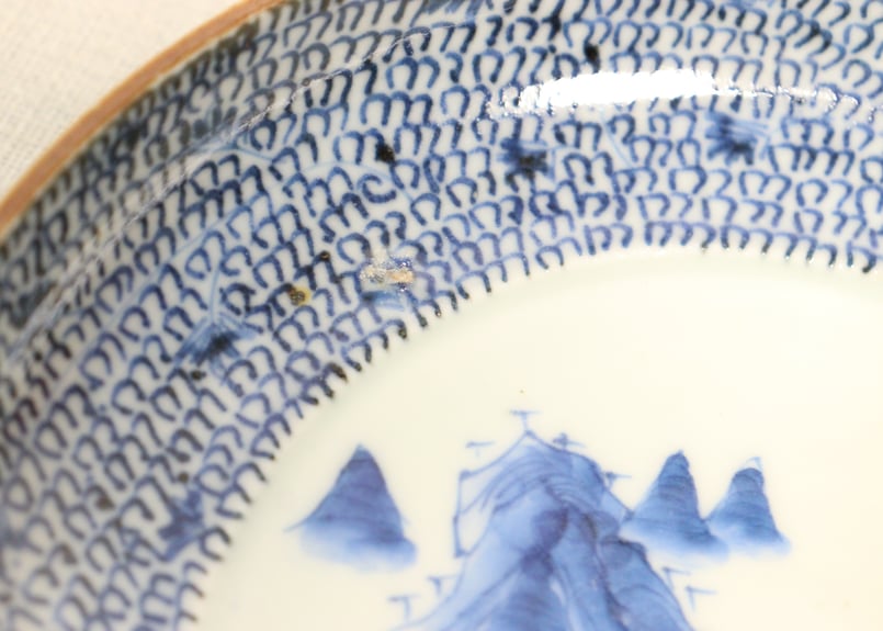 江戸幕末染付山水に微塵唐草図5寸皿④ノミホツ | 吉祥寺PukuPuku