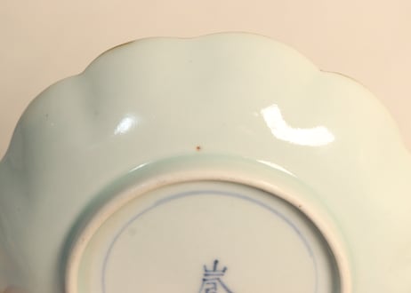 江戸中期染付三方に菊図小皿③　ノミホツ