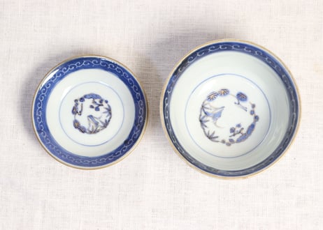 明治前期色絵牡丹と山葡萄図蓋茶碗