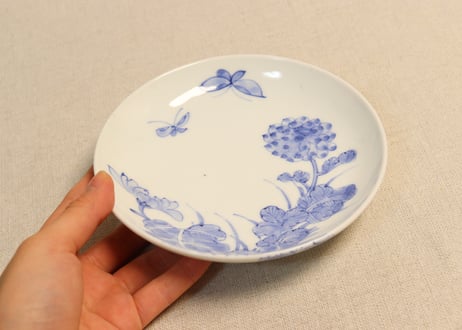 明治前期染付菊と蝶図小皿