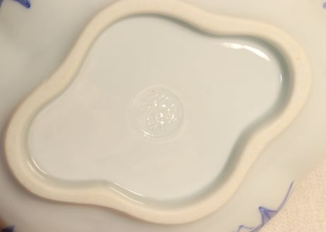 明治後期～大正染付松図木瓜型深皿②薄め