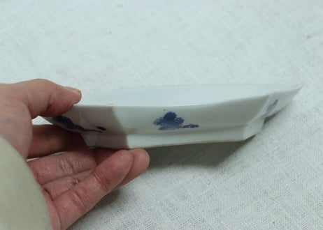 明治前期染付椿図扇面型皿②ノミホツ