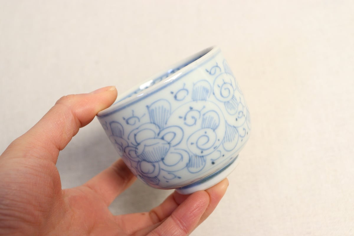 明治前期染付牡丹と唐草図ころ茶碗 ムシクイ | 吉祥寺PukuPuku