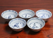中国呉須染付草花図小椀　5客組　小ホツ,ニュウ
