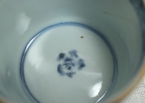 江戸後期赤絵金彩宝尽くし図猪口 小ホツ