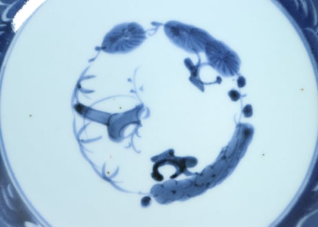 江戸後期染付波に菊図７寸皿　共箱付5客組　かたつき有り