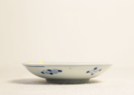 明治前期染付少年と蝙蝠図小皿③ノミホツ ,個体差多め