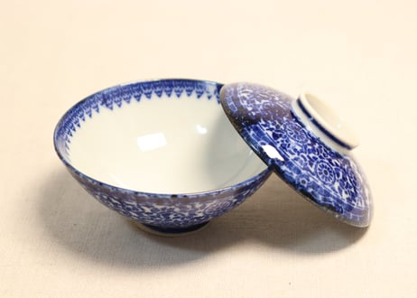 明治前期紙刷菊と唐草文蓋茶碗