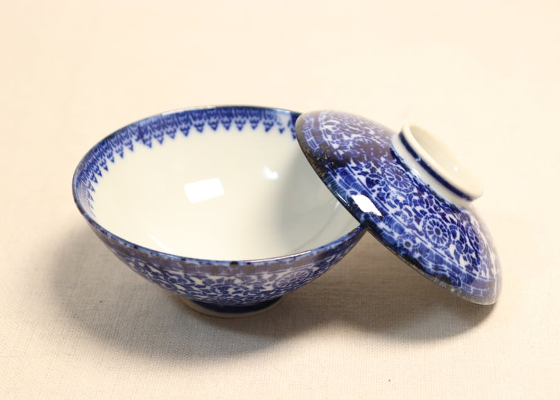 明治前期紙刷菊と唐草文蓋茶碗 | 吉祥寺PukuPuku