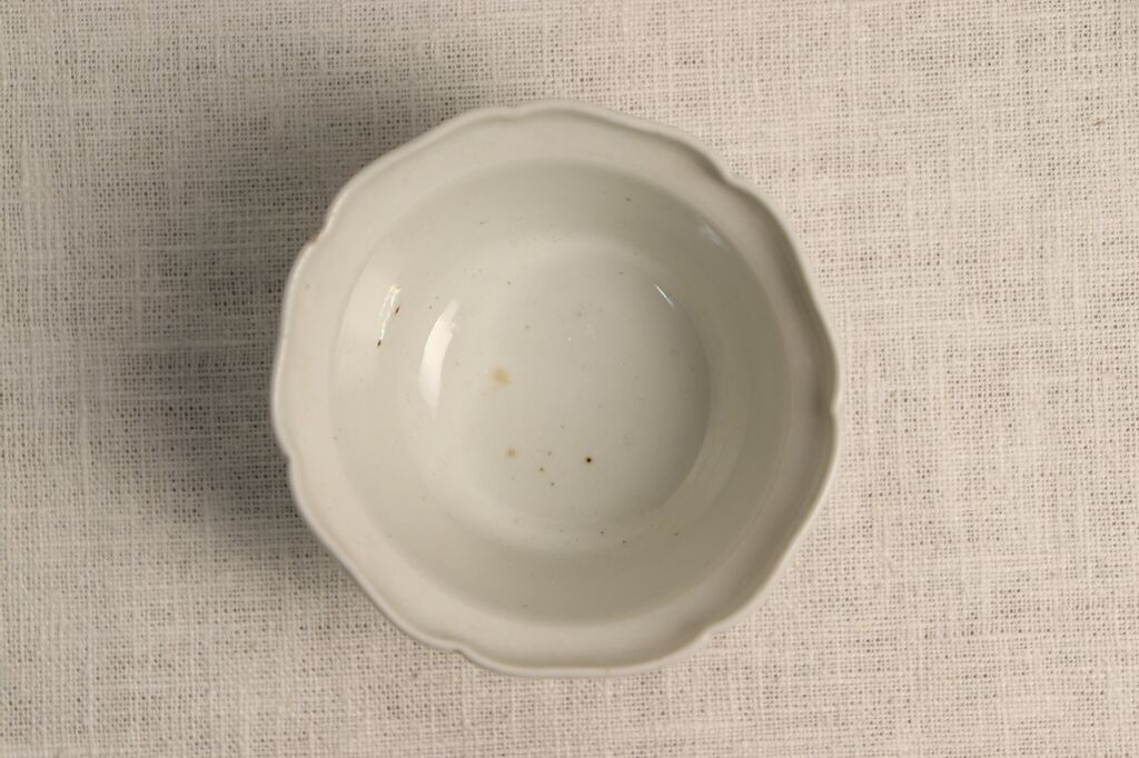 江戸中期柿右衛門白磁輪花縁向付 | 吉祥寺PukuPuku