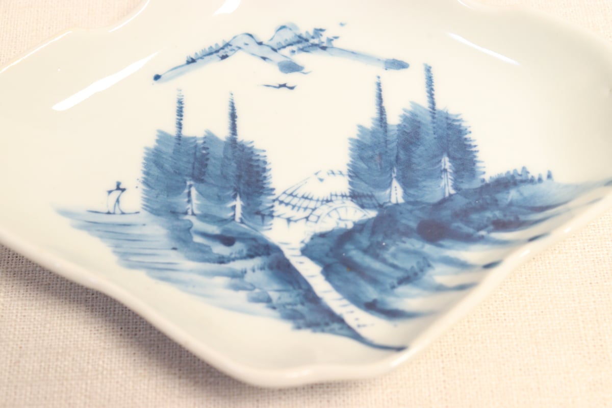 【本物保証❗️】江戸時代前期　藍九谷　富士山形　こんにゃく印判　松の図　変形皿 大正~昭和戦前ゴム判山水図菱型皿 少かたつき | 吉祥寺PukuPuku
