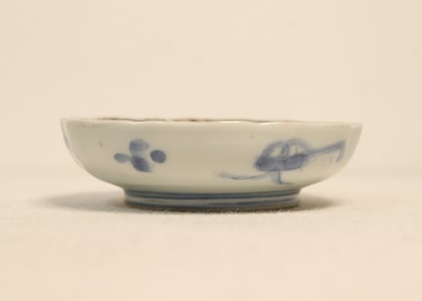 明治前期色絵桃と鶴図通り物小皿①