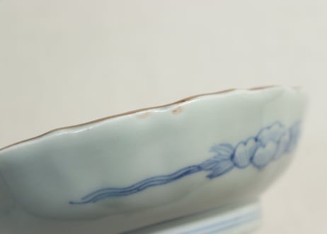 江戸幕末色絵牡丹と青玉図通り物なます皿　染料飛び,窯傷