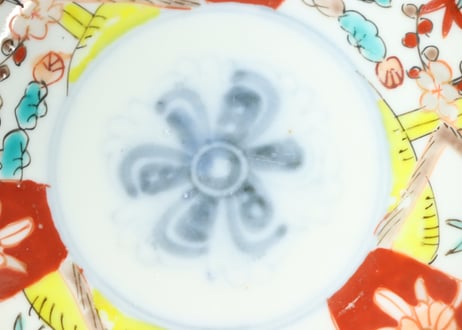 明治前期色絵三方に松竹梅図小皿②裏絵付け違い