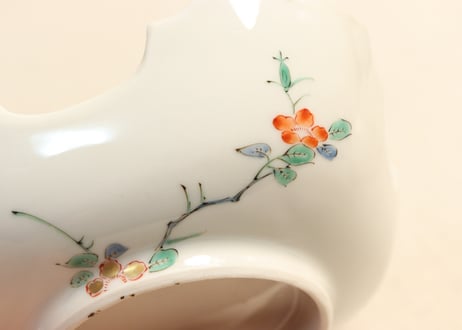 明治後期~大正色絵春蘭と牡丹に鳳凰図角小鉢②　トリ足