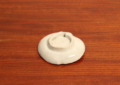 江戸中期コンニャク印判菊水図桃型豆皿③　甘手,小ホツ
