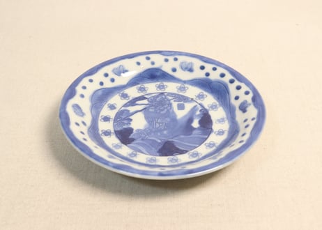 明治前期陰刻染付浦島太郎図6寸皿②薄め