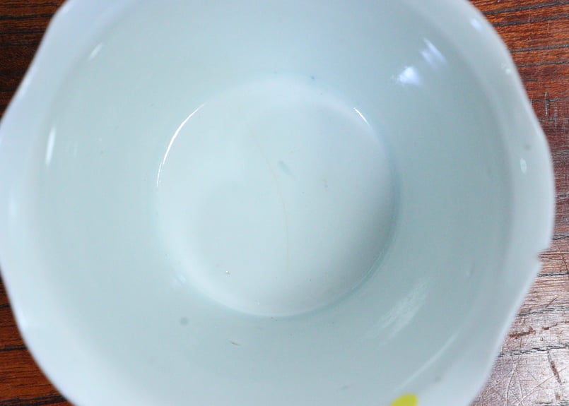 江戸初期~中期　柿右衛門白磁輪花猪口8客　状態良　木箱付　東Y8-0114☆2F 江戸初期~中期 柿右衛門白磁輪花猪口8客 状態良 木箱付 東Y8-0114☆2F