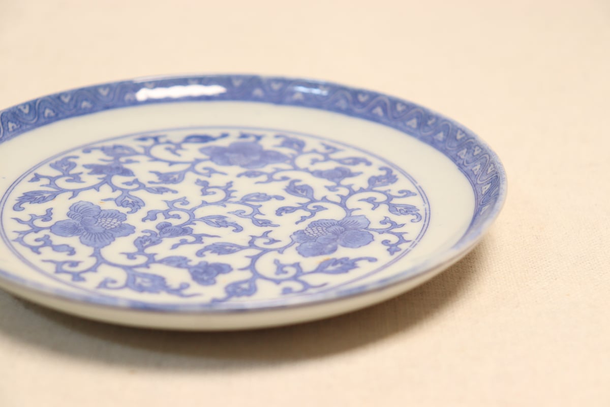 明治後期～大正銅判花と唐草図5寸皿 | 吉祥寺PukuPuku