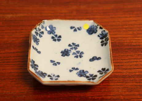 江戸中期紙刷古印判桜散らし図角豆皿②　小ホツ