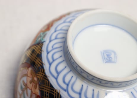 明治前期色絵桃と六方に松竹梅と牡丹図通り物蒸茶碗