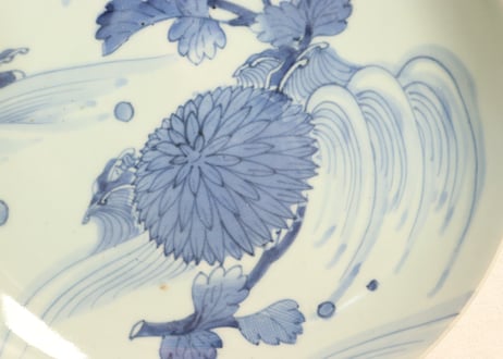 江戸中期染付流水に菊図尺皿