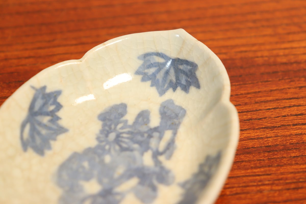 江戸中期コンニャク印判菊図木瓜型豆皿 甘手,直し,かたつき | 吉祥寺