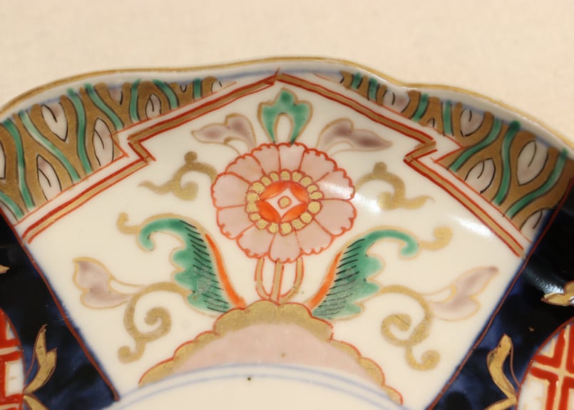 明治前期色絵三方に牡丹図7寸皿 | 吉祥寺PukuPuku