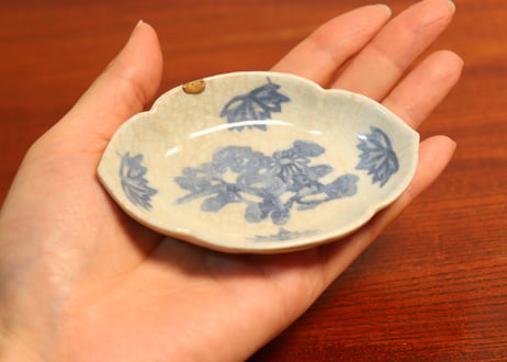 江戸中期コンニャク印判菊図木瓜型豆皿　甘手,直し,かたつき
