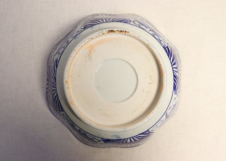 明治前期ベロ藍花図９寸鉢　ノミホツ