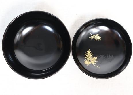 総黒沈金羊歯図吸物椀