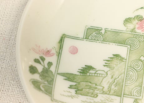 明治後期~大正銅判菊と山水図小皿②薄め