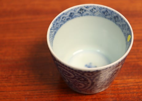 江戸中期染付蛸唐草図小猪口①ノミホツ