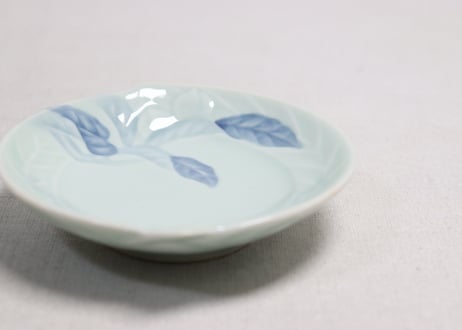 昭和戦前青磁陽刻桃型小皿