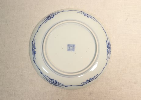 江戸幕末線描き麒麟と牡丹図5寸皿　歪み,かたつき
