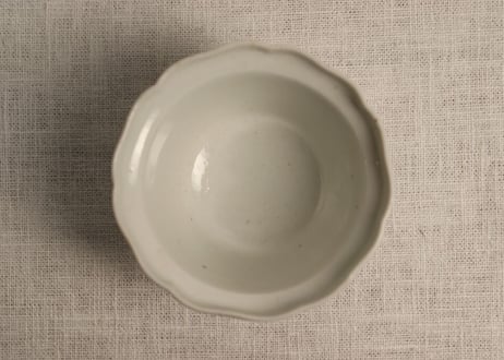 江戸中期柿右衛門白磁輪花縁向付　高台ホツ