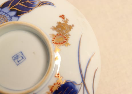明治前期赤絵金彩草花図蒸茶碗