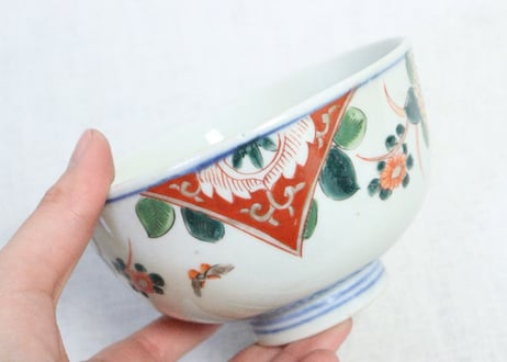 明治前期色絵アジサイに蝶図蓋茶碗