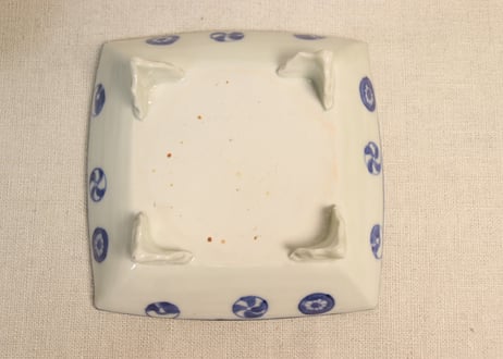 明治前期色絵扇面に桐図四足角皿5客組　1客部分甘手、2客フリモノあり