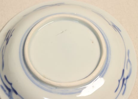 明治前期陰刻染付浦島太郎図6寸皿②薄め
