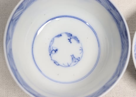 明治前期染付結び文に蝶図蓋茶碗