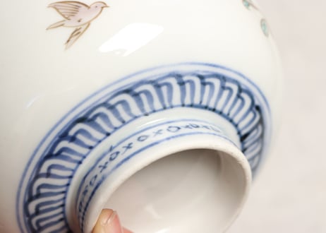 明治前期色絵春蘭と椿図通り物蒸茶碗