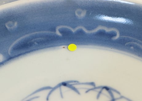 江戸中期染付墨弾き三方に花図6寸皿 カマキズ