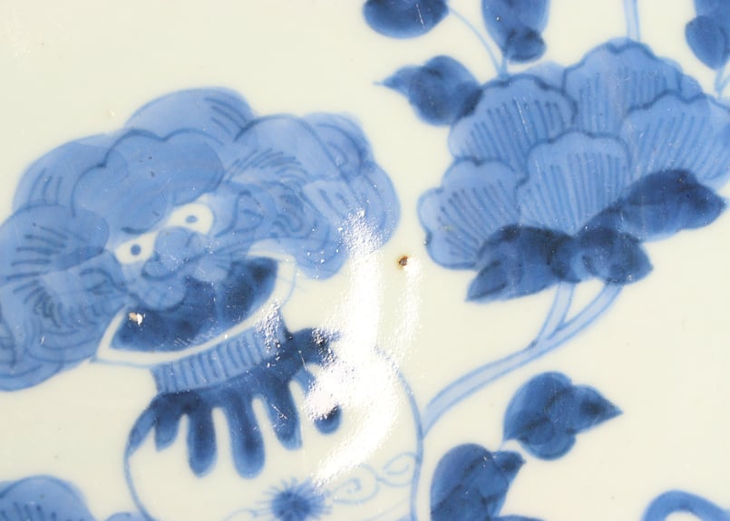 古染付　獅子牡丹紋皿　江戸中期 藍柿右衛門染付獅子牡丹文皿（その5）d13.6cm Imari Blue and