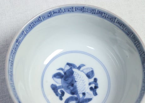 明治前期色絵桃と竹梅図通り物飯茶碗　蓋フリモノ