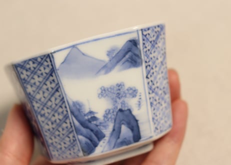 明治後期～大正染付山水と牡丹図菱形小鉢①　濃いめ
