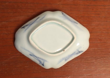 江戸中期紙刷古印判菊図菱柄小皿　ノミホツ①