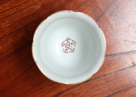 江戸中期色絵芝垣に梅と鶯図輪花向付 五客組 1ヶノミホツ