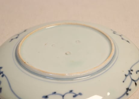 江戸中期染付梅に鶯図7寸皿②　フリモノ,かたつき