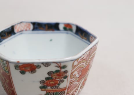 明治前期色絵花と唐草図六角向付①